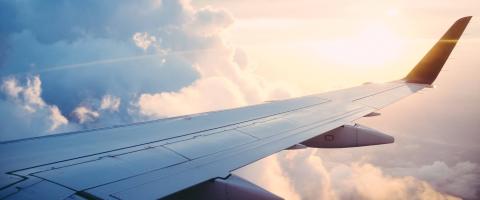 Image of airplane in flight